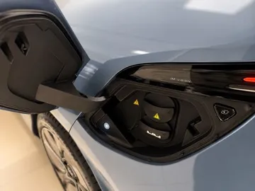 Car image 39