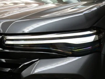 Car image 29