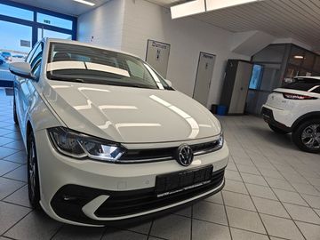 Car image 25