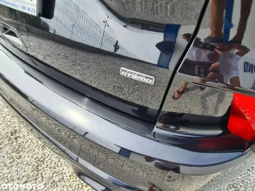 Car image 40