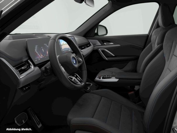 BMW iX1 eDrive20 M Sport 150 kW image number 3