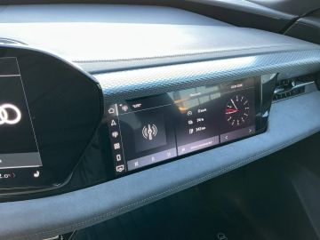 Car image 32