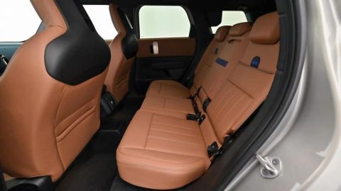 Car image 24