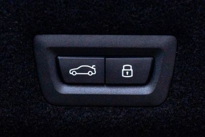 Car image 32