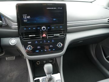 Car image 11