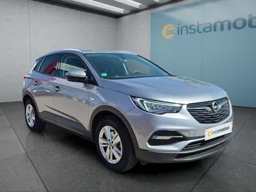 Car image 2