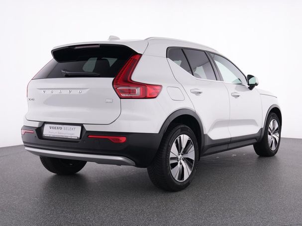 Volvo XC40 Plug-in Hybrid T4 Plus Bright 155 kW image number 3