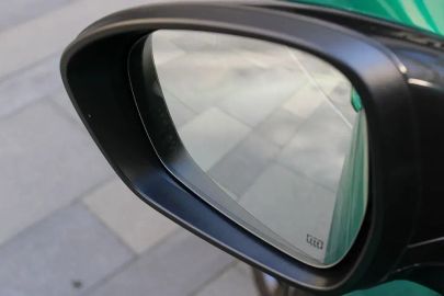 Car image 37