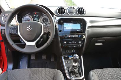 Car image 11