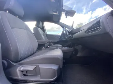 Car image 23