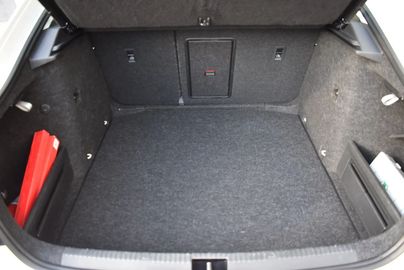 Car image 26