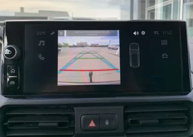 Car image 35