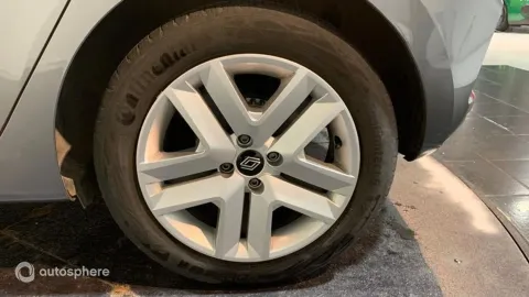 Car image 20