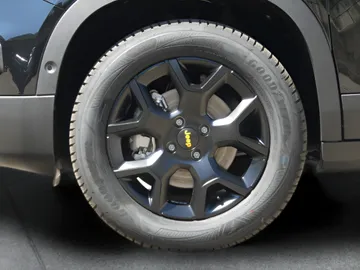 Car image 40