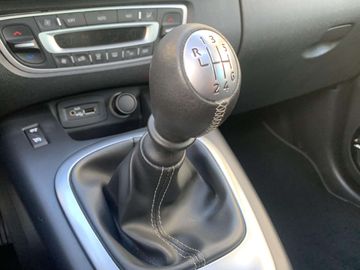 Car image 24