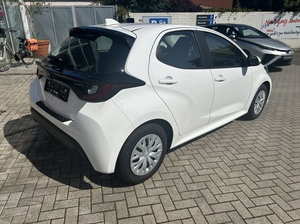 Toyota Yaris Hybrid 116 Business 85 kW image number 3