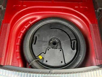 Car image 40