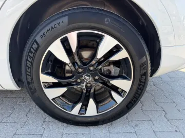 Car image 29