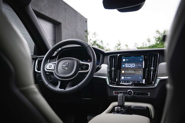 Volvo V90 T8 R Design AWD 335 kW image number 28