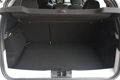 Car image 32