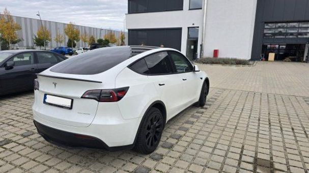 Tesla Model Y AWD 378 kW image number 3