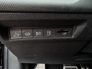 Car image 49