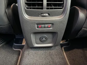 Car image 46