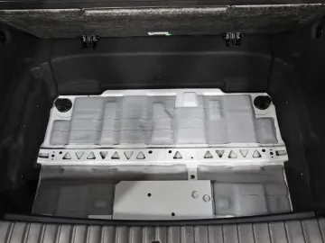 Car image 37