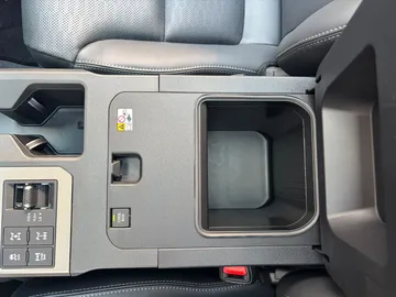 Car image 47