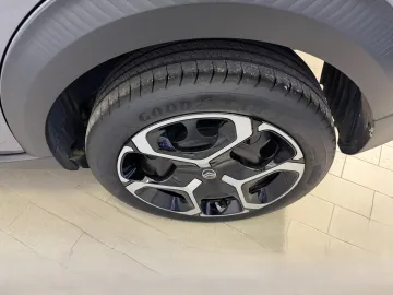 Car image 31