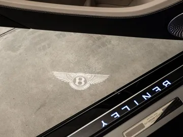 Car image 28