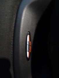 Car image 36