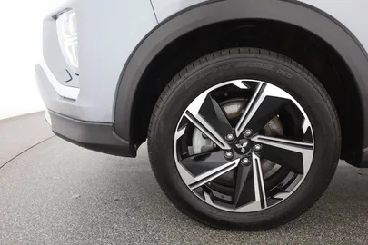 Car image 30
