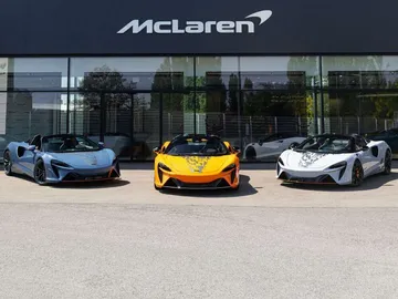 Car image 6