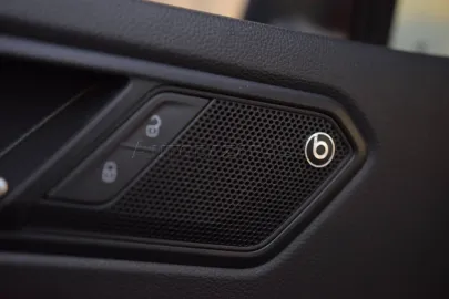 Car image 36