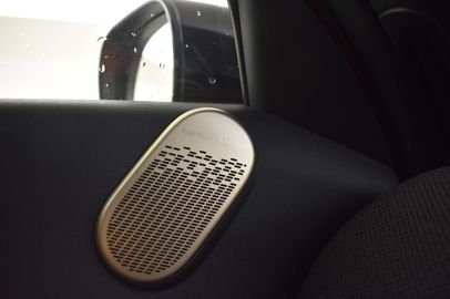 Car image 38