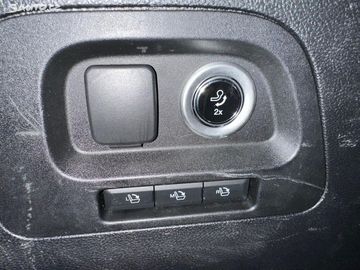 Car image 35