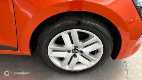 Car image 20