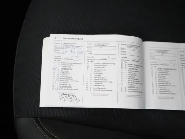 Car image 35