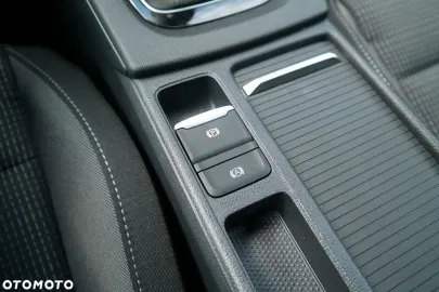 Car image 34
