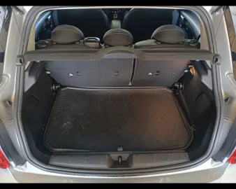 Car image 32