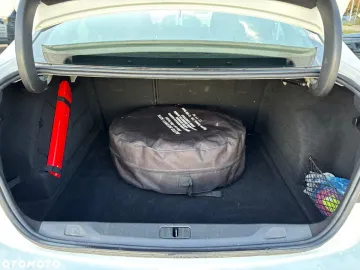Car image 35