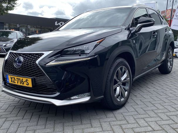 Lexus NX 300 h AWD 145 kW image number 7