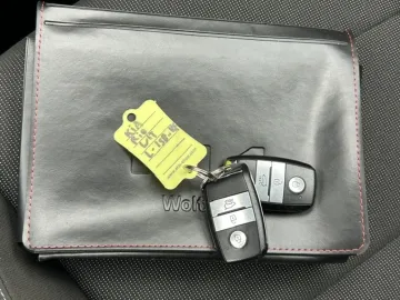 Car image 29