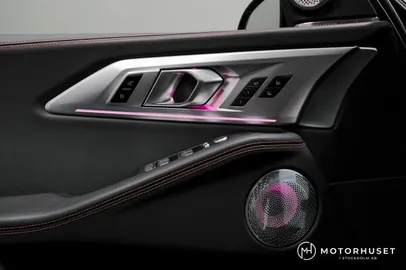 Car image 37