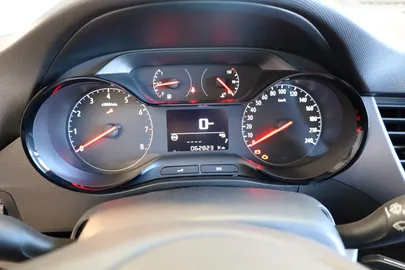 Car image 23