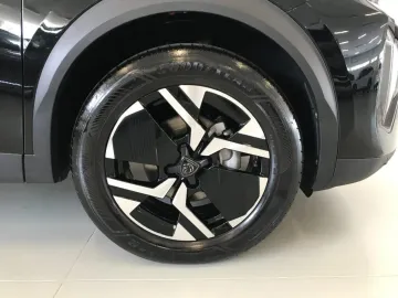 Car image 27