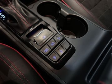 Car image 32