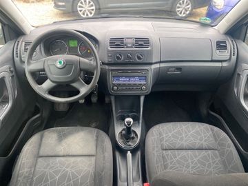 Car image 14