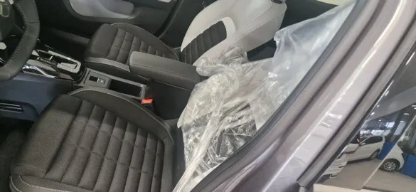 Car image 44